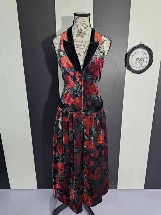 Vintage Dresses & Skirts - Vintage Red and Black Velvet Floral Halter Midi Dress
